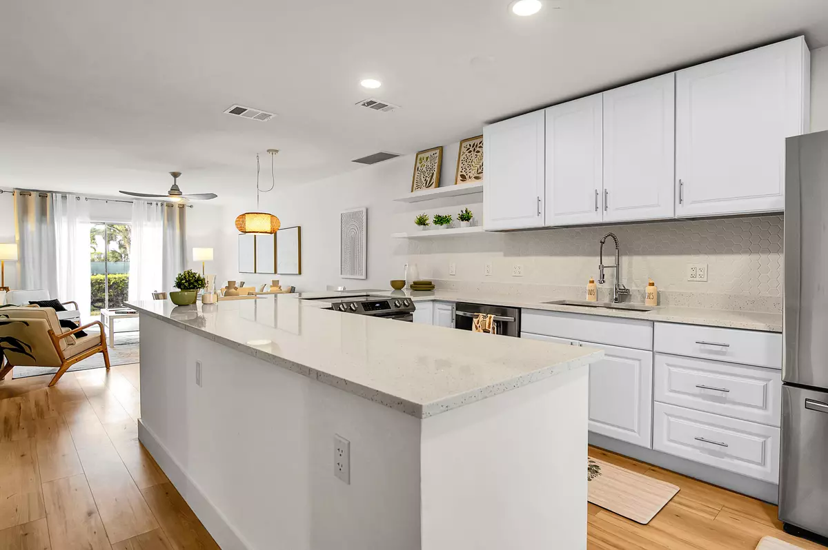 Boca Raton, FL 33433,8799 Bella Vista DR 2780