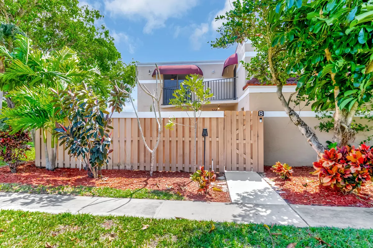 Delray Beach, FL 33445,4005 Village DR B