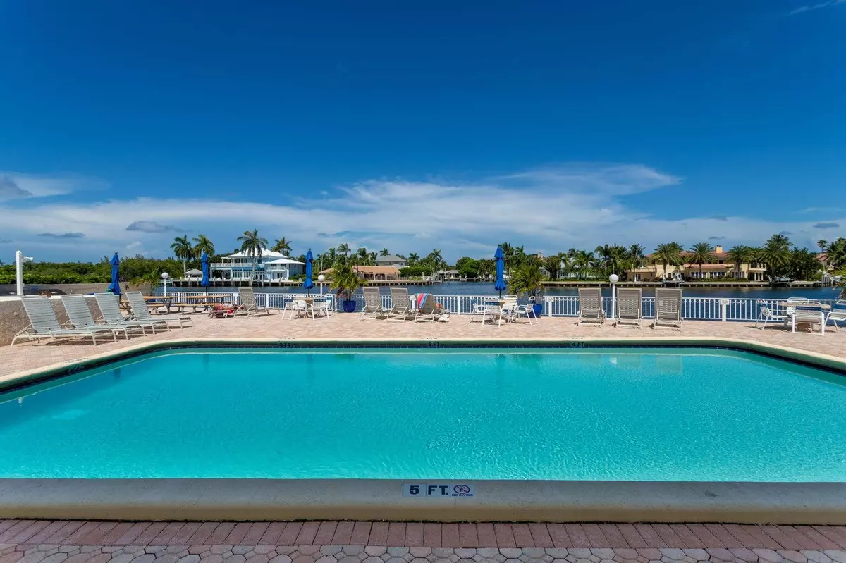 Boynton Beach, FL 33435,632 Snug Harbor DR D3