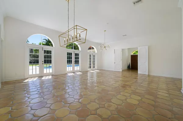 Palm Beach, FL 33480,165 Seminole AVE