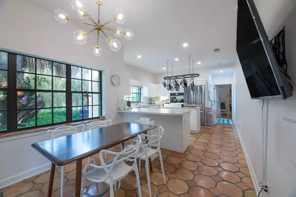 Palm Beach, FL 33480,165 Seminole AVE