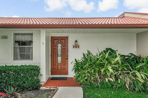 West Palm Beach, FL 33411,104 Lake Barbara DR