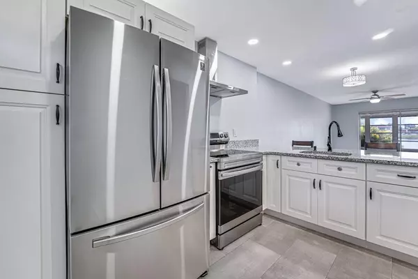 West Palm Beach, FL 33411,104 Lake Barbara DR