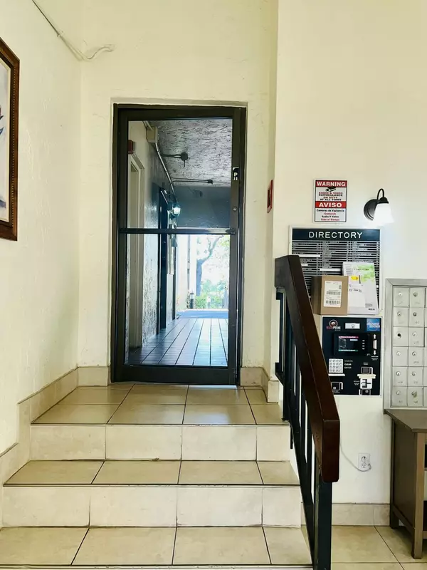 Lauderhill, FL 33319,6060 S Falls Cir DR 311