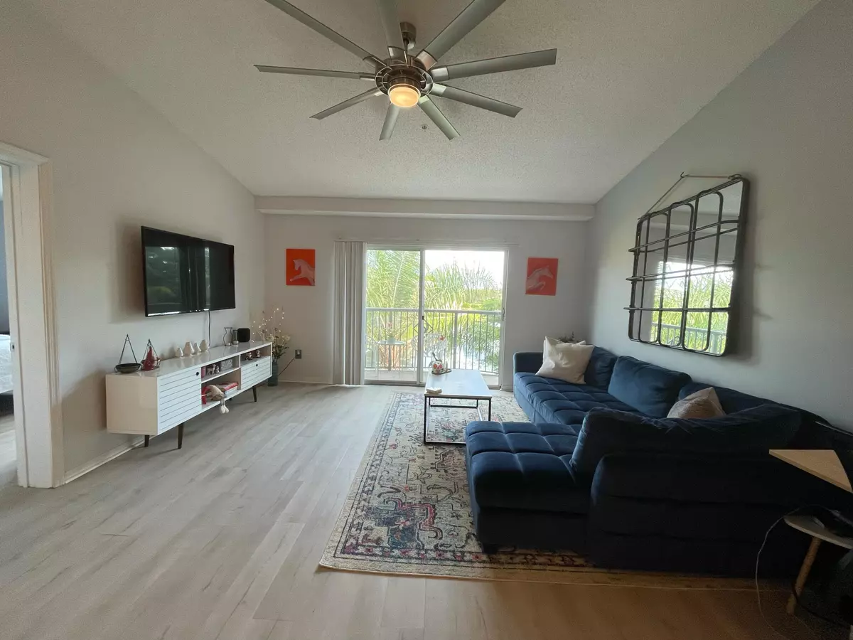 Royal Palm Beach, FL 33411,300 N Crestwood CT 318