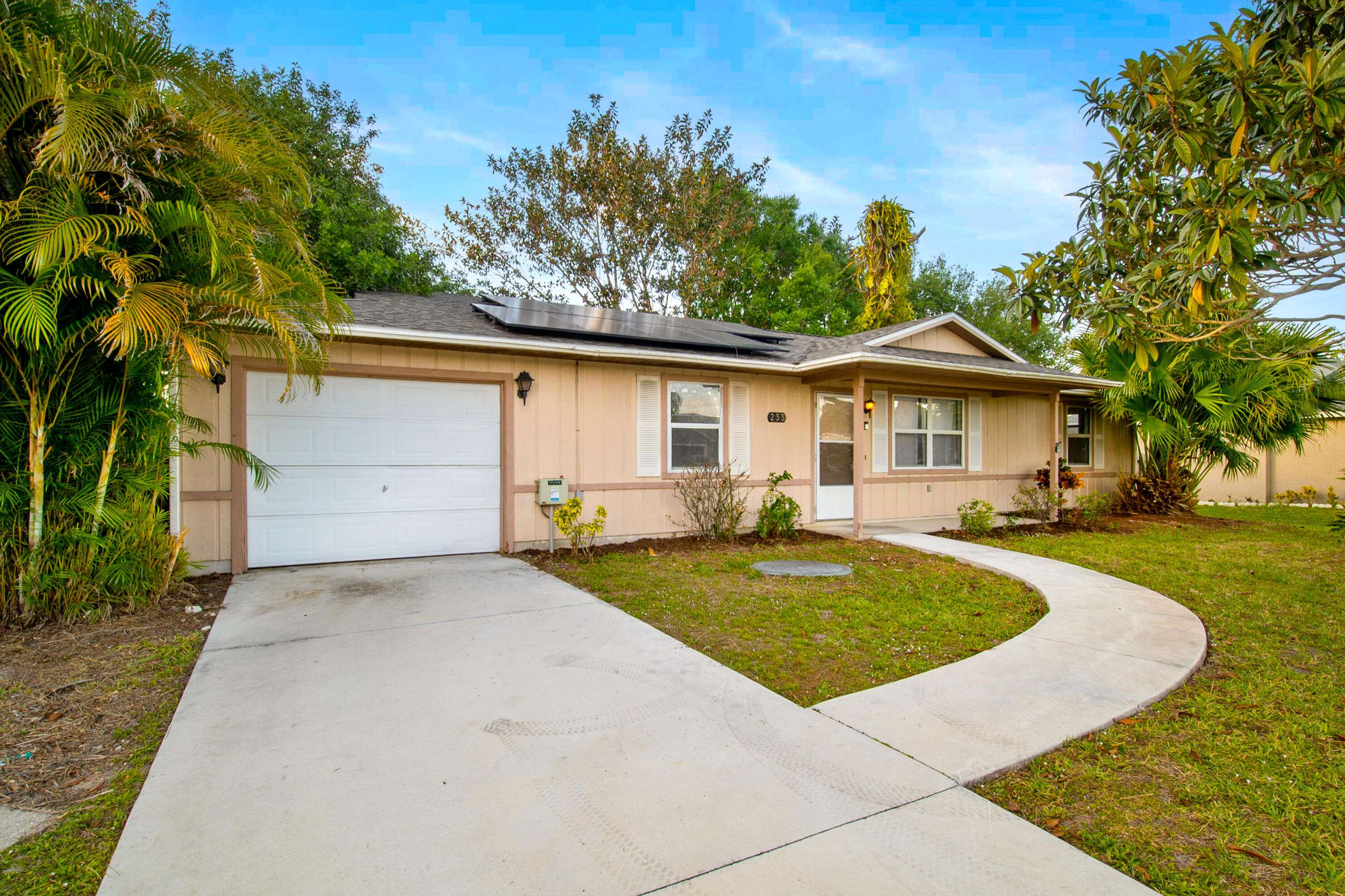 Port Saint Lucie, FL 34984,233 SW Pagoda TER