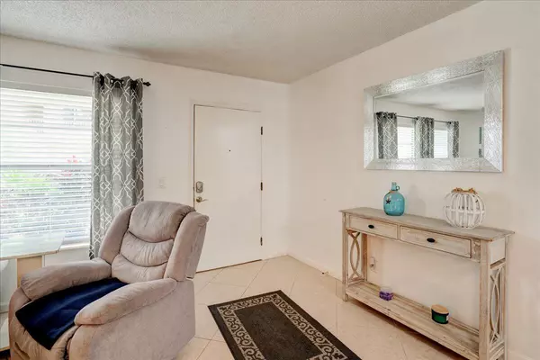 Boynton Beach, FL 33435,638 Snug Harbor DR E4