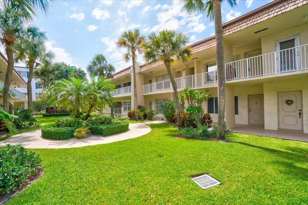 638 Snug Harbor DR E4, Boynton Beach, FL 33435