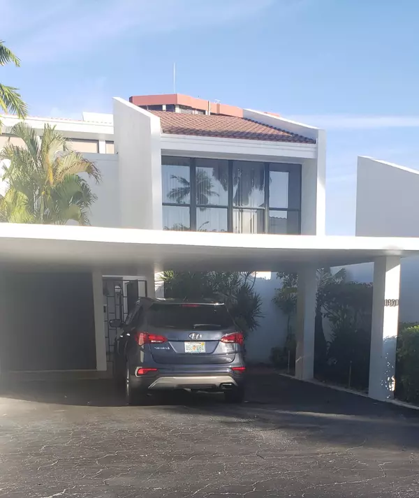 1908 Presidential WAY, West Palm Beach, FL 33401