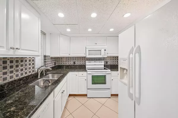 Port Saint Lucie, FL 34952,1620 SE Green Acres Circle N104