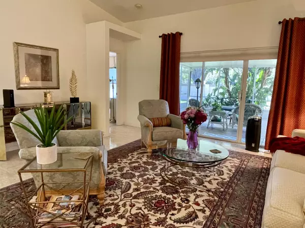 10 Sausalito DR, Boynton Beach, FL 33436