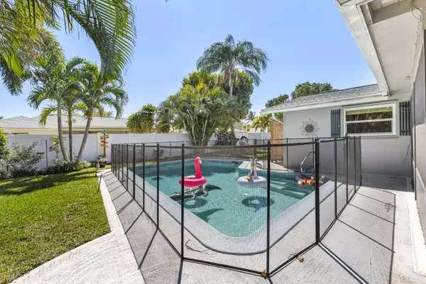 Palm Beach Gardens, FL 33410,4256 Gardenia DR