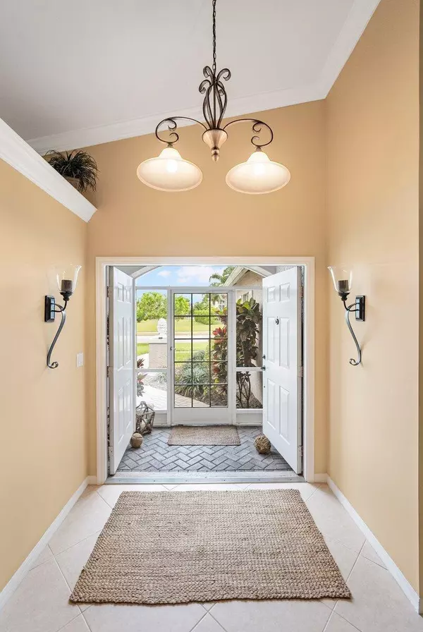 Port Saint Lucie, FL 34986,546 SW Indian Key DR