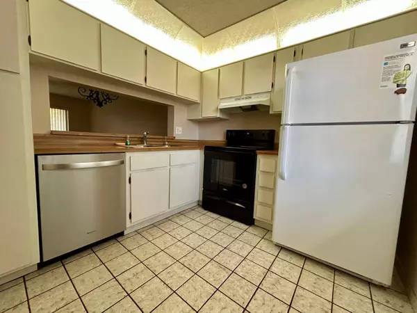 Coral Springs, FL 33065,3738 N University DR H-2