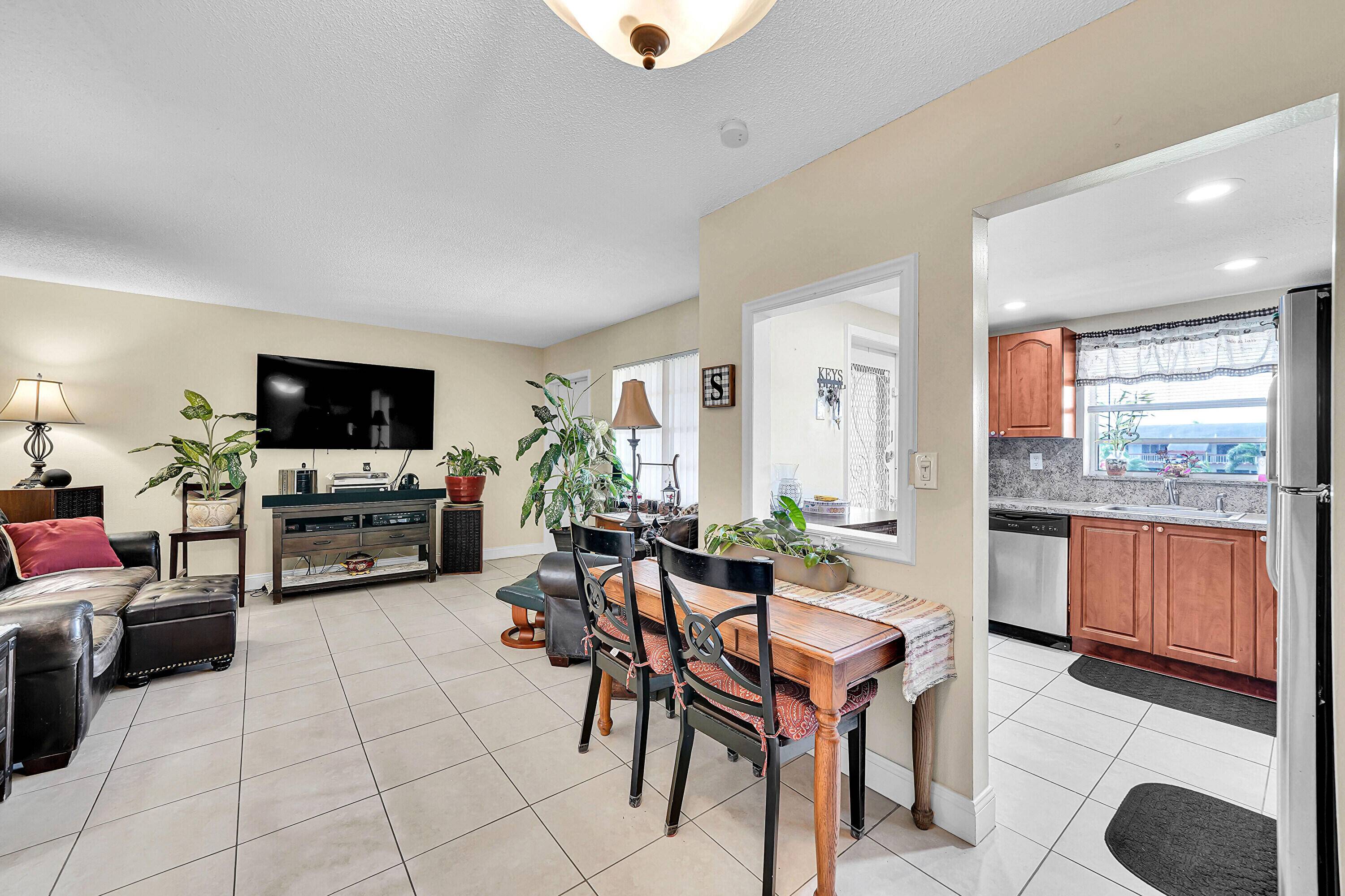 Hollywood, FL 33021,5300 Washington ST C316
