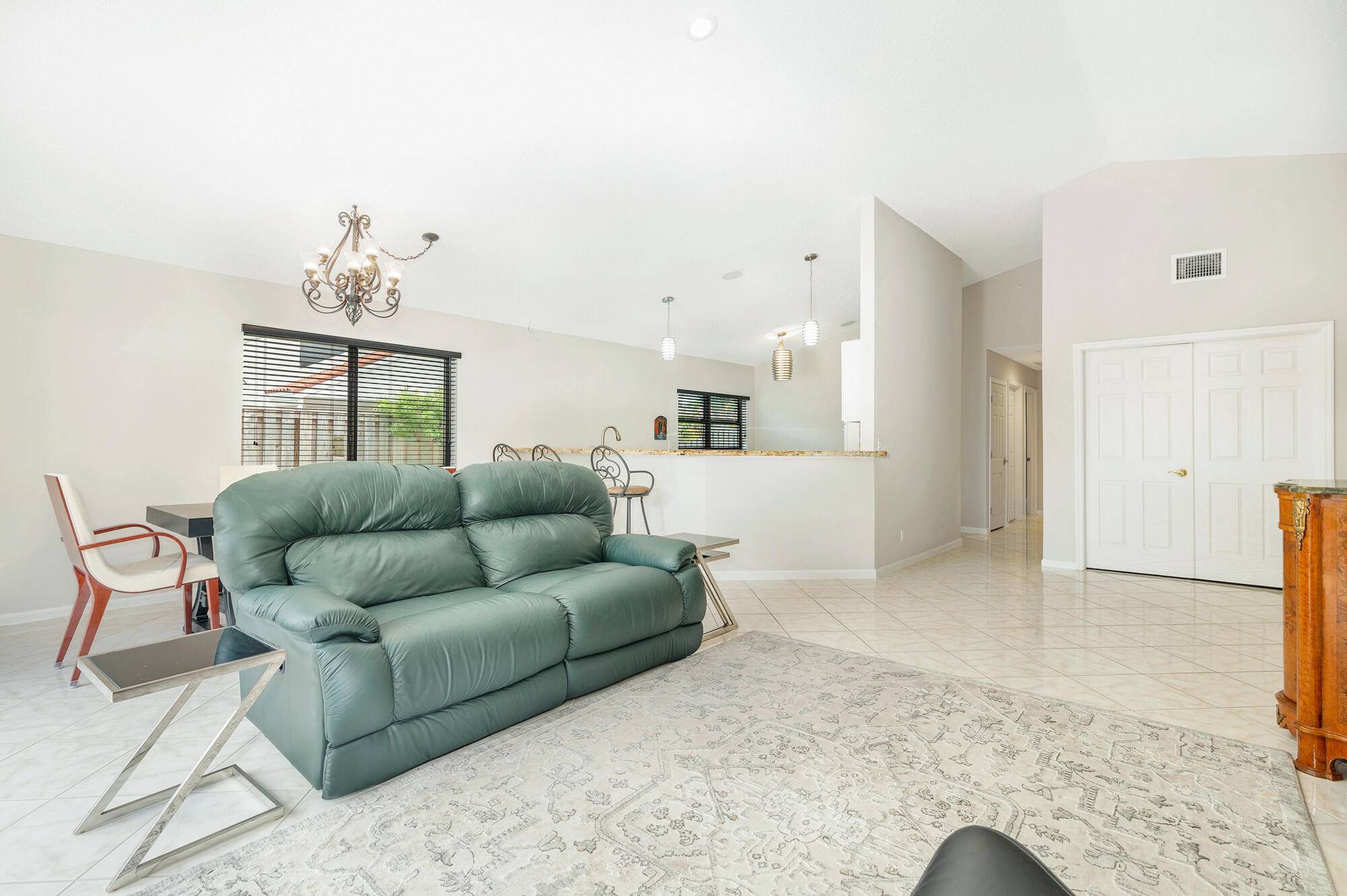 Palm Beach Gardens, FL 33410,2690 Mikasa DR