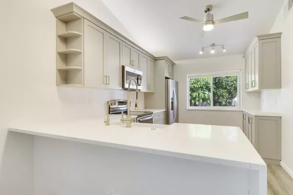 Jupiter, FL 33458,106 S Moccasin TRL
