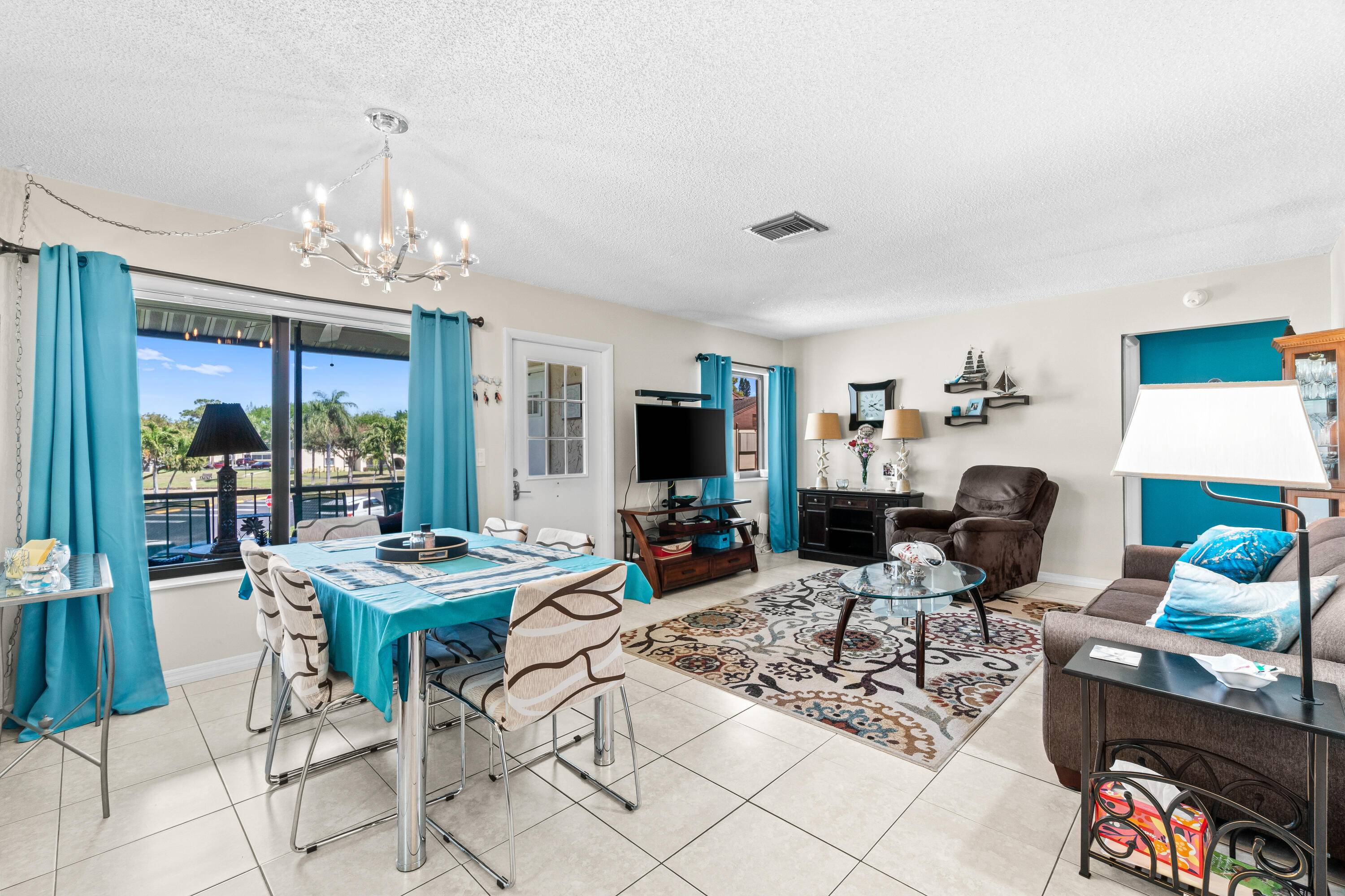Greenacres, FL 33463,3589 La Aires CT A2