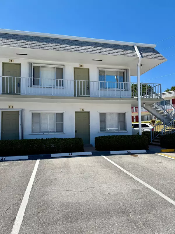 Lake Worth Beach, FL 33461,3160 Lake Osborne DR 212