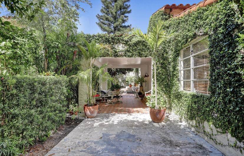 Coral Gables, FL 33134,1107 Alhambra CIR