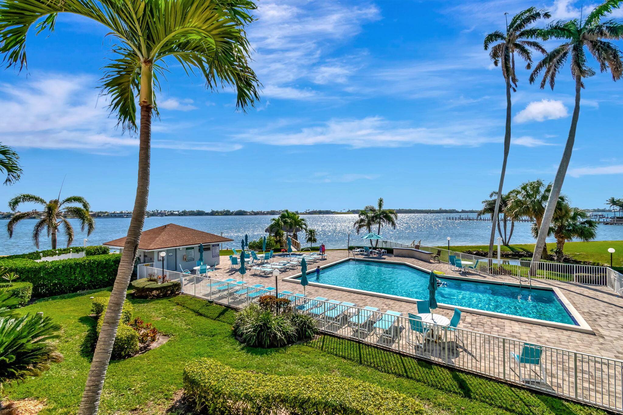 42 N Lakeshore DR, Hypoluxo, FL 33462