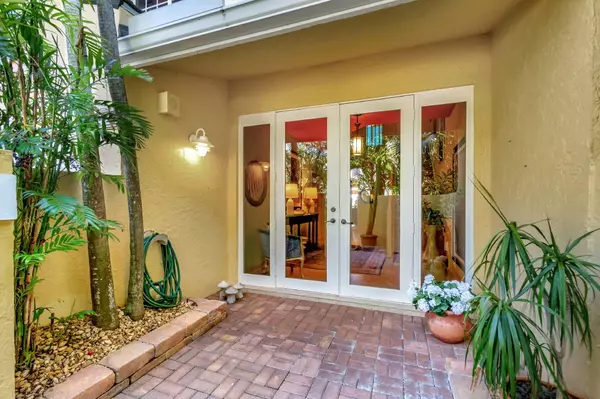 Hypoluxo, FL 33462,42 N Lakeshore DR