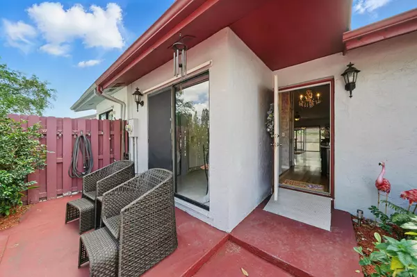 Greenacres, FL 33463,5572 Biscayne DR