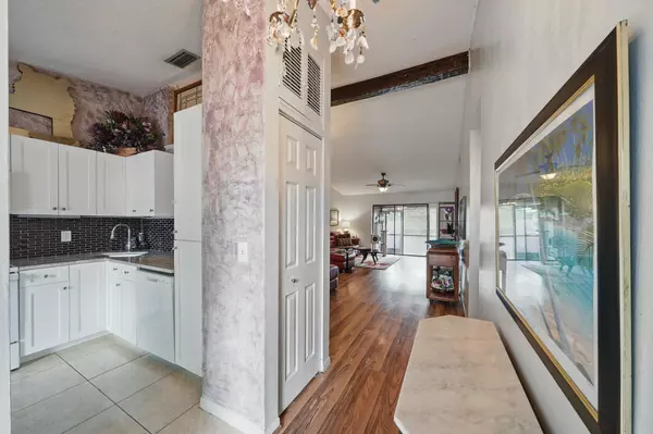 Greenacres, FL 33463,5572 Biscayne DR