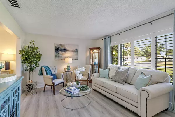 West Palm Beach, FL 33406,2858 Oak DR