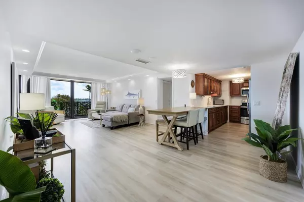 West Palm Beach, FL 33407,5600 N Flagler DR 209