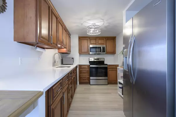 West Palm Beach, FL 33407,5600 N Flagler DR 209