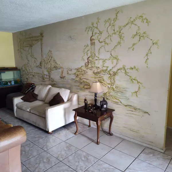 Royal Palm Beach, FL 33411,870 Gardenia DR