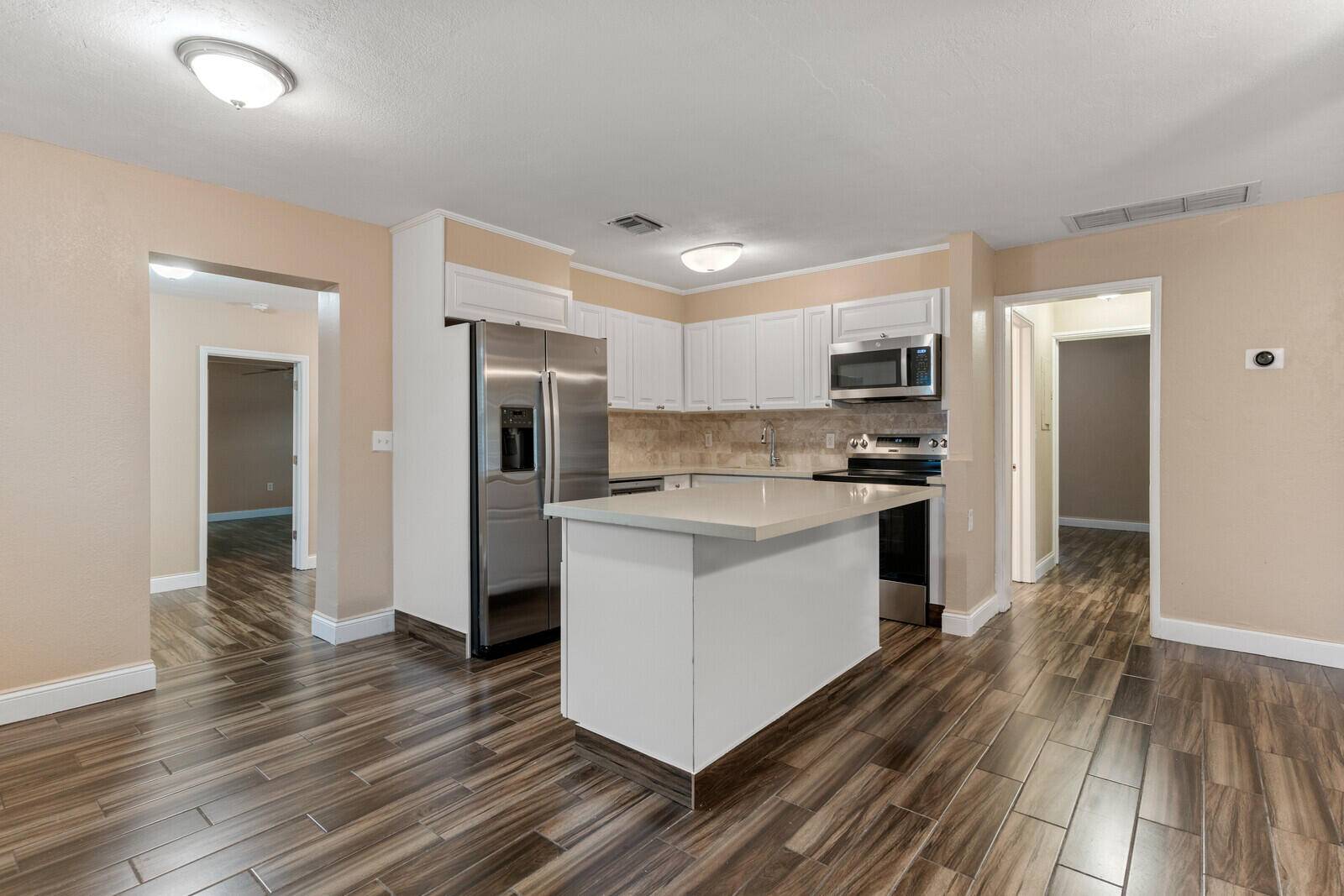 West Palm Beach, FL 33407,957 30th ST
