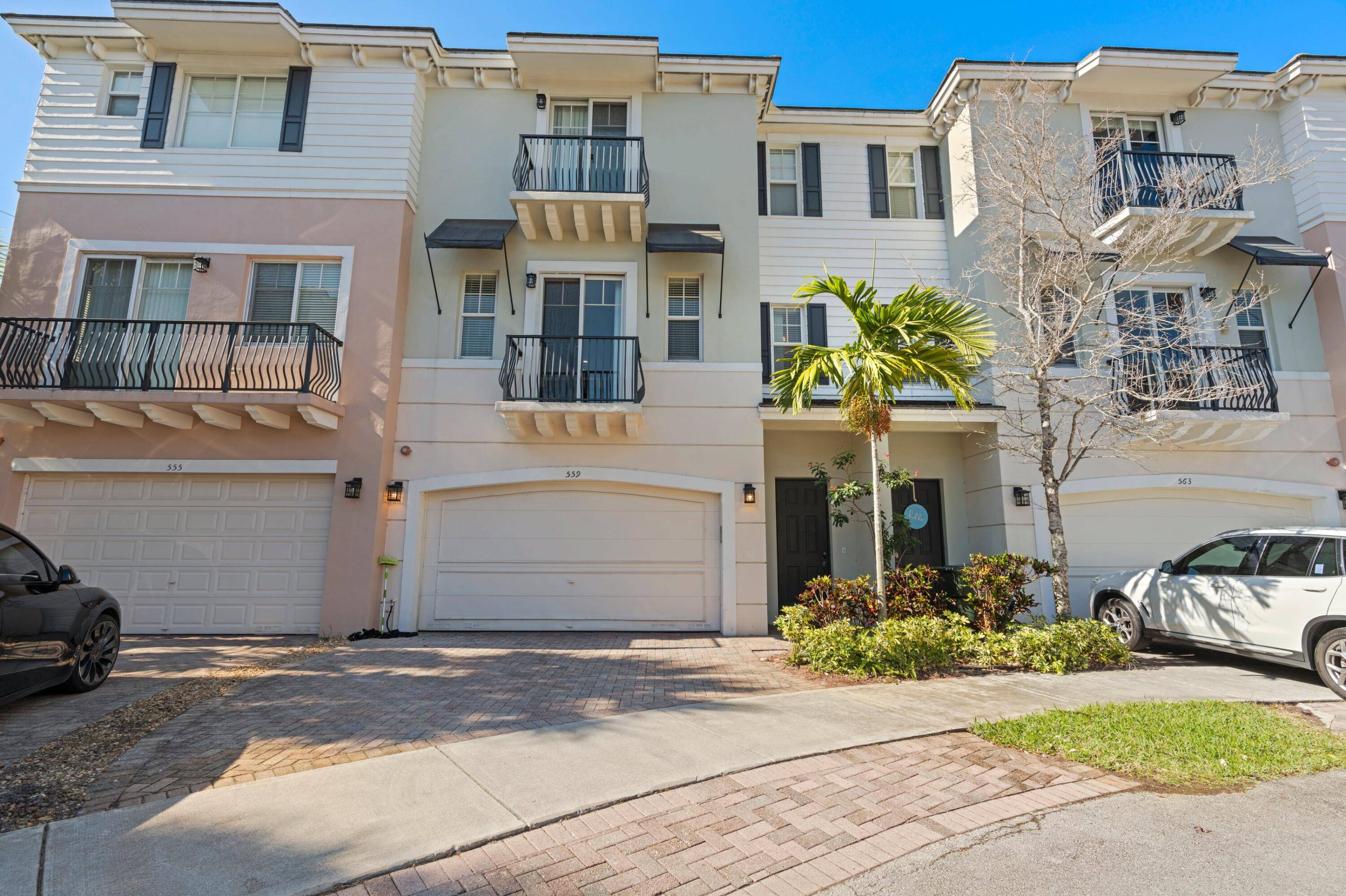 559 NW 35th PL, Boca Raton, FL 33431