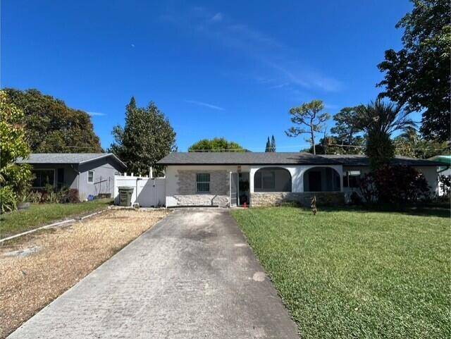 Stuart, FL 34996,1301 SE Sandpiper Ln LN