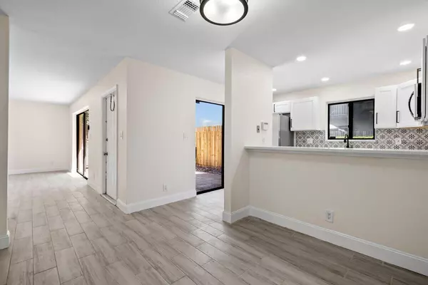 West Palm Beach, FL 33417,4587 Cherry RD