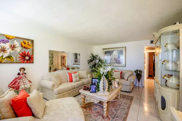 West Palm Beach, FL 33417,86 Sheffield D