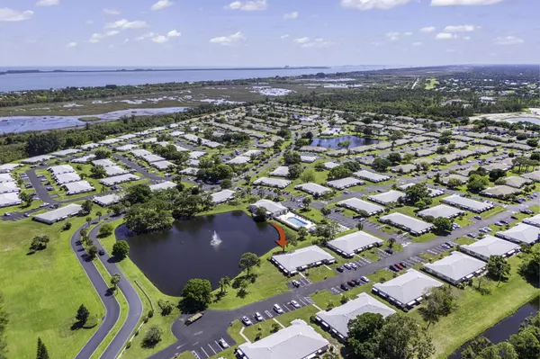 Fort Pierce, FL 34982,106 Lakes End DR B
