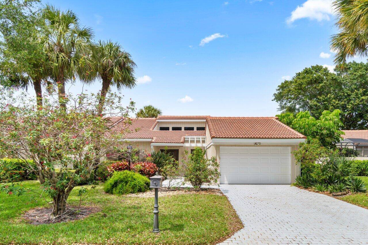 25 W Glens DR, Boynton Beach, FL 33436