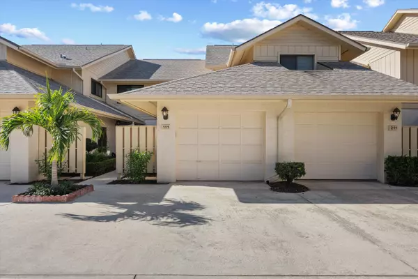 Jupiter, FL 33477,17166 Waterbend DR 111