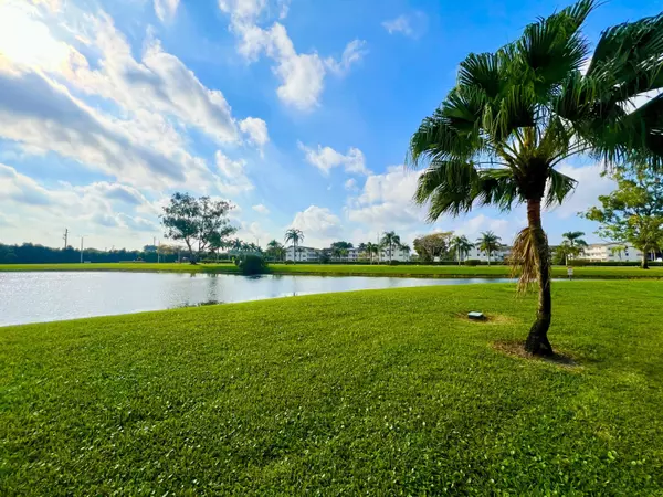 Boca Raton, FL 33434,2038 Hythe C