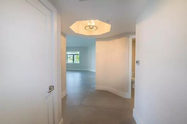 Lantana, FL 33462,309 E Ocean AVE 302