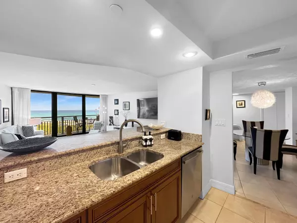 Singer Island, FL 33404,3000 N Ocean DR 5-E