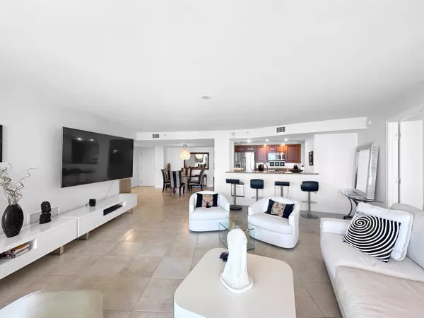 Singer Island, FL 33404,3000 N Ocean DR 5-E