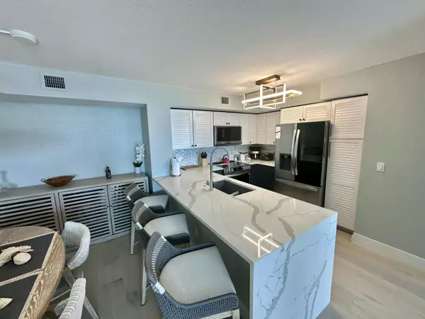 Hypoluxo, FL 33462,167 Yacht Club WAY 204