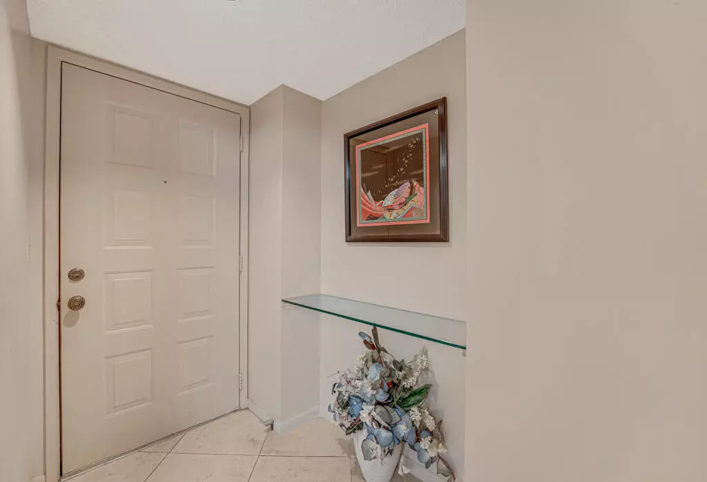 Delray Beach, FL 33446,7301 Amberly LN 407