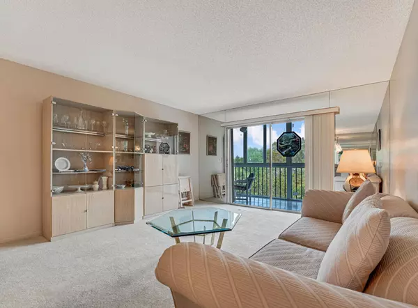 Delray Beach, FL 33446,7301 Amberly LN 407