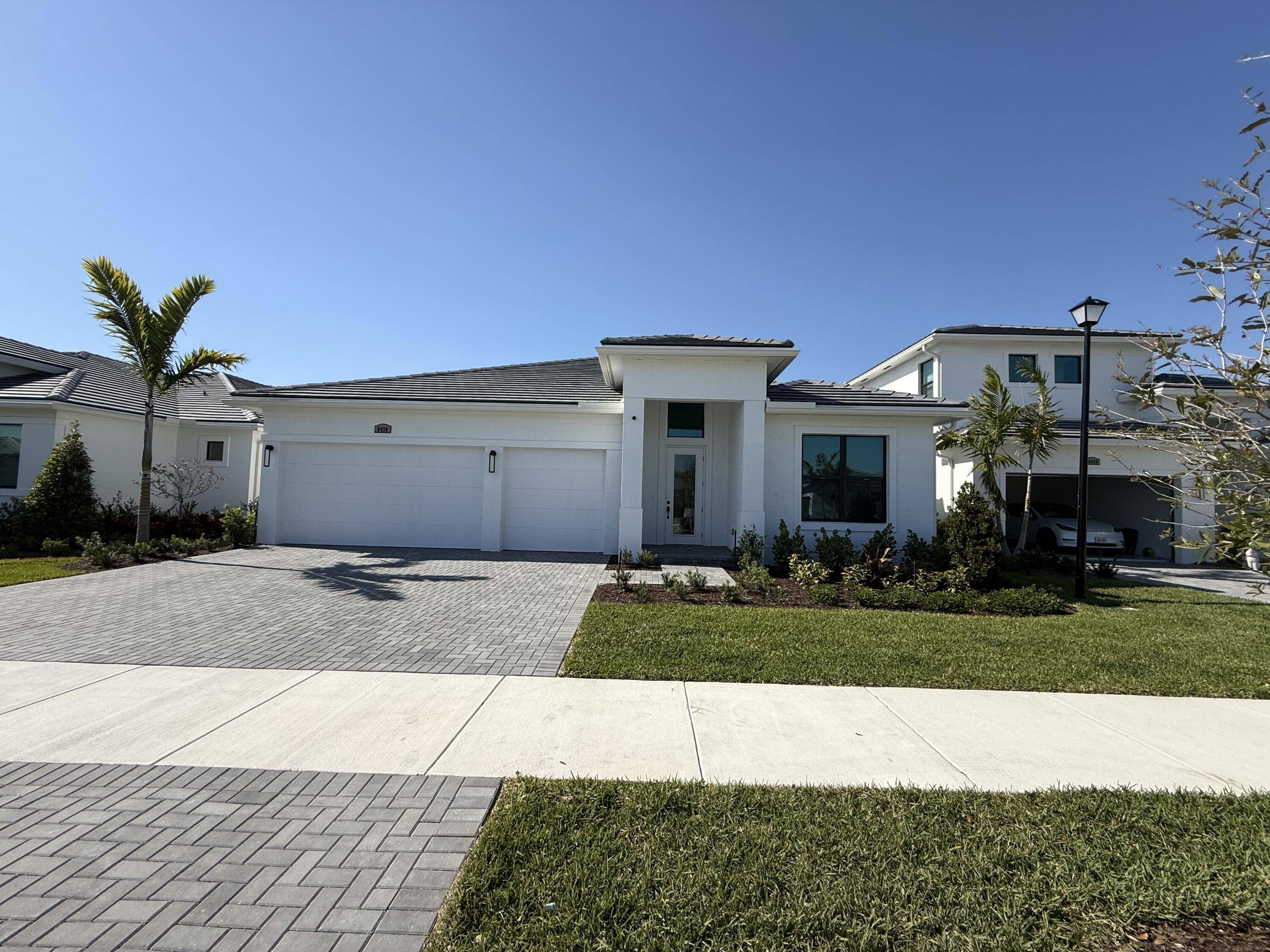8490 SW Cantante WAY, Port Saint Lucie, FL 34987