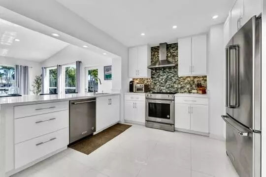 Wilton Manors, FL 33334,1529 NE 28th DR