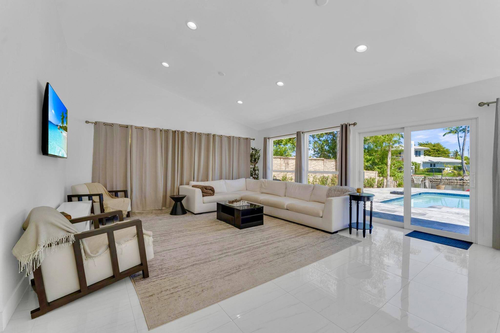 Wilton Manors, FL 33334,1529 NE 28th DR